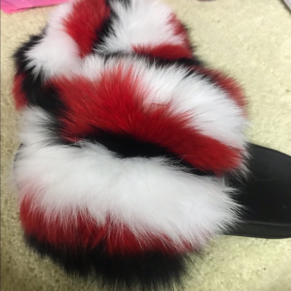 SOLD Unisex fashion slides - Picture 2 of 3